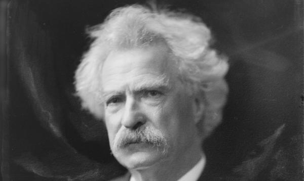 Black and white photo of Mark Twain