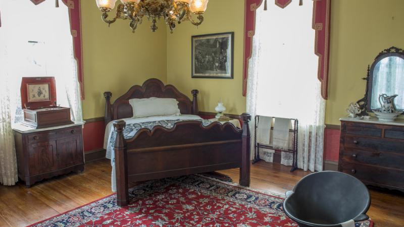 Master Bedroom of Oakleigh House.