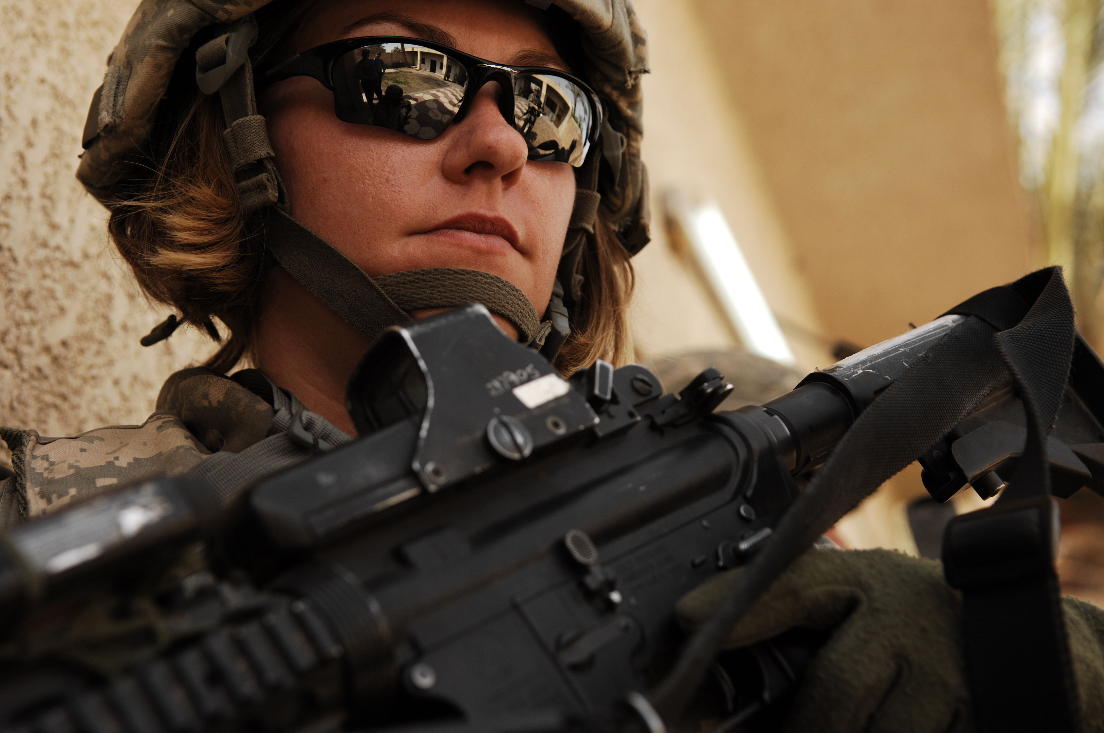 Американская военная девушка. Женщина солдат. Красивые девушки военные. Американские женщины военнослужащие. Девушка военный снайпер.