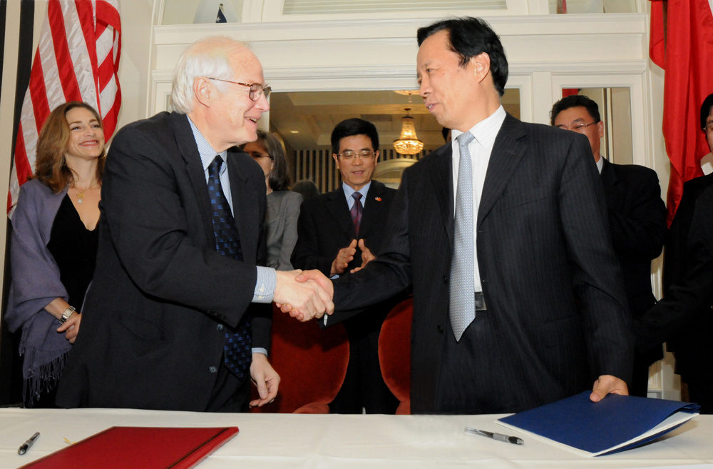 NEH Chairman Jim Leach and Wang Wenzhang, Ministry of Culture, China