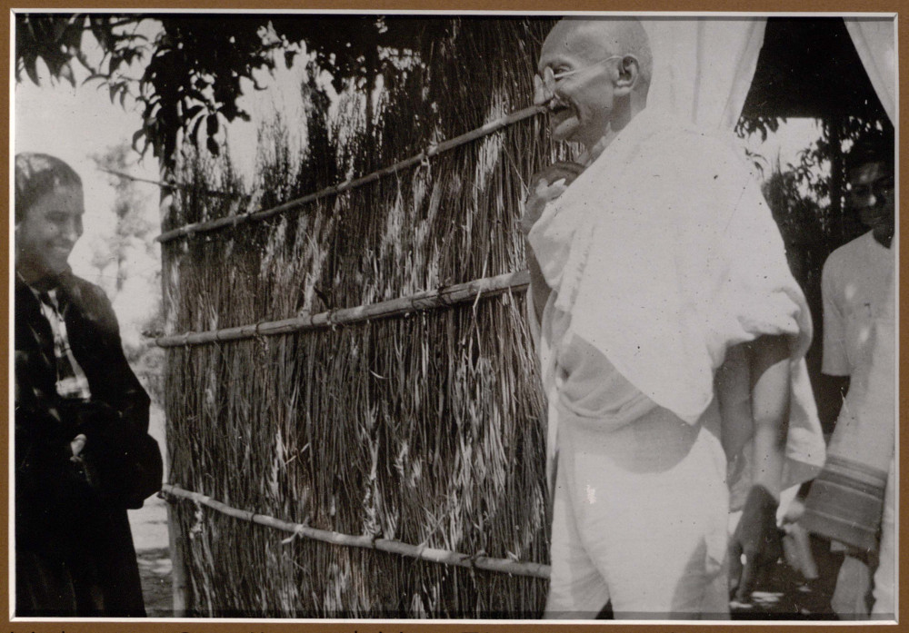 Mohandas Gandhi and Sue Bailey Thurman, India, 1936.