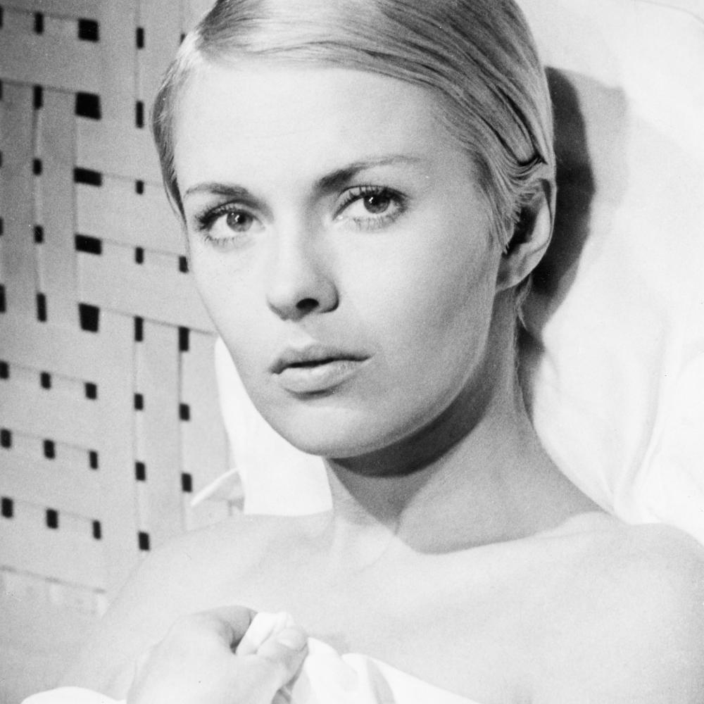 Black and white photo portrait of Jean Seberg.