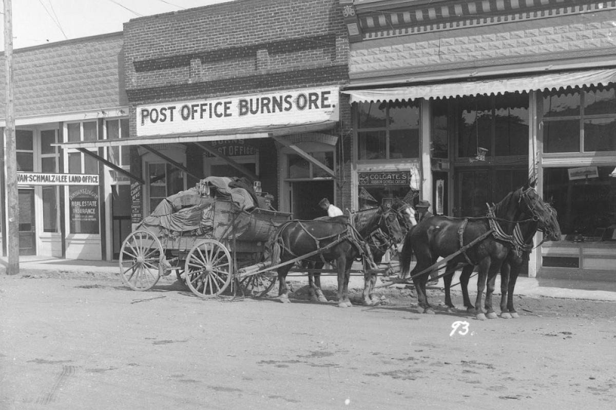 Horse and carriage in front of post office