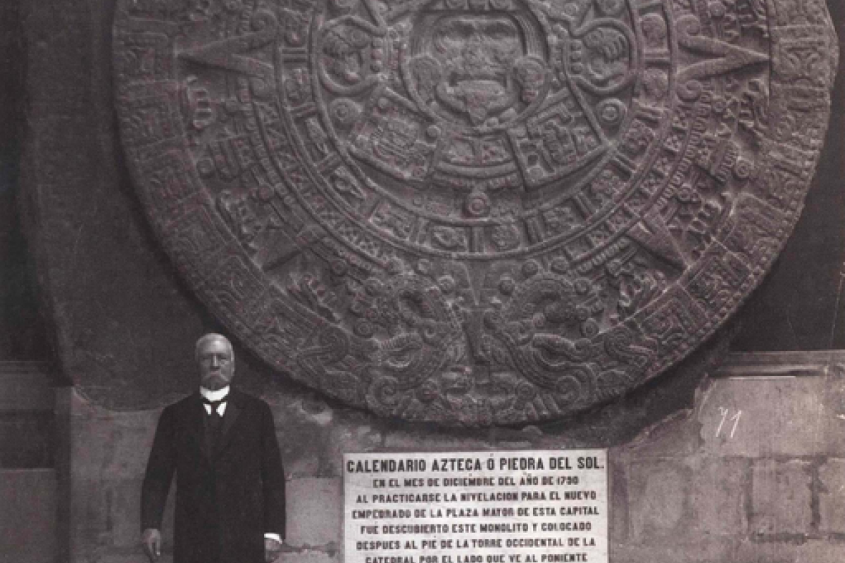 Photograph of the Piedra del Sol with Porfirio Díaz