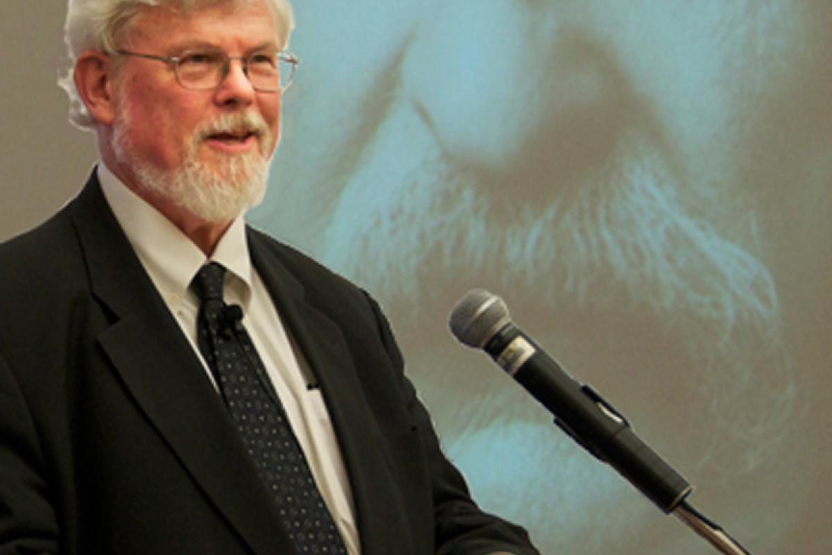 Mark Twain Editor Robert Hirst speaks at NEH