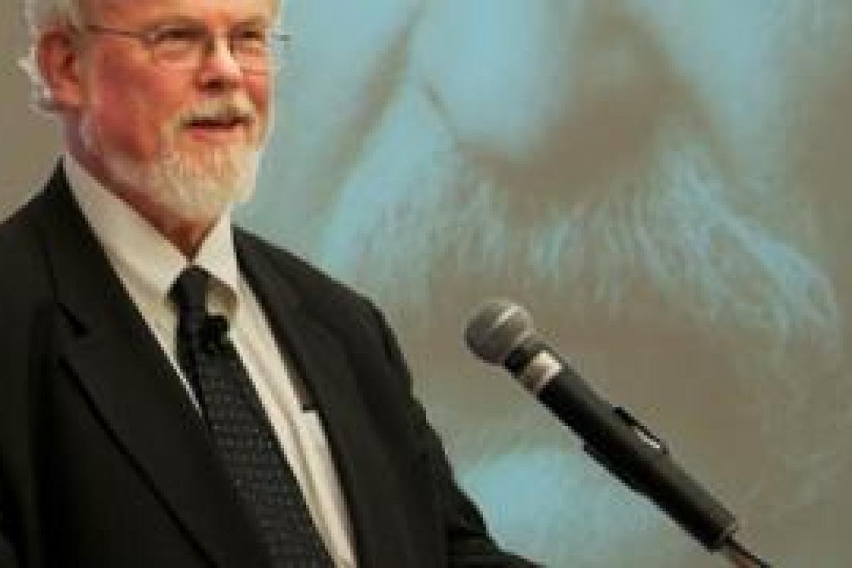 Mark Twain Editor Robert Hirst speaks at NEH