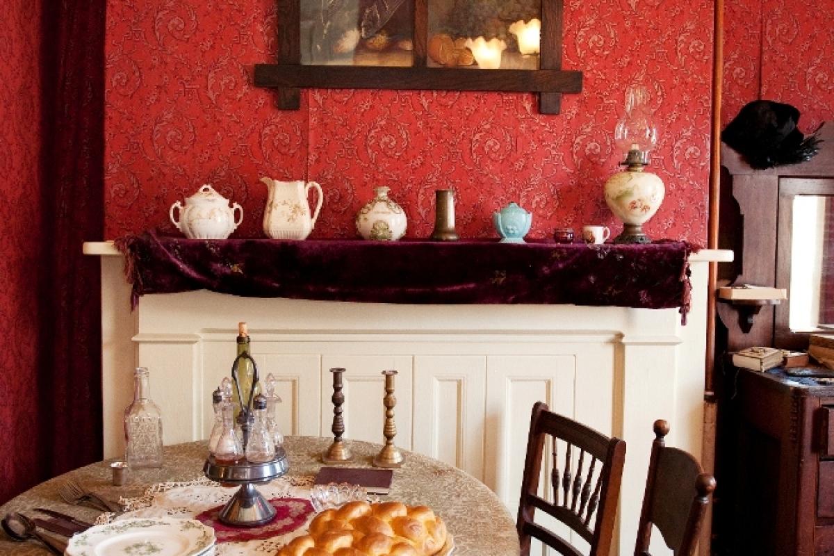 The Rogarshevsky Parlor at the Lower East Side Tenement Museum