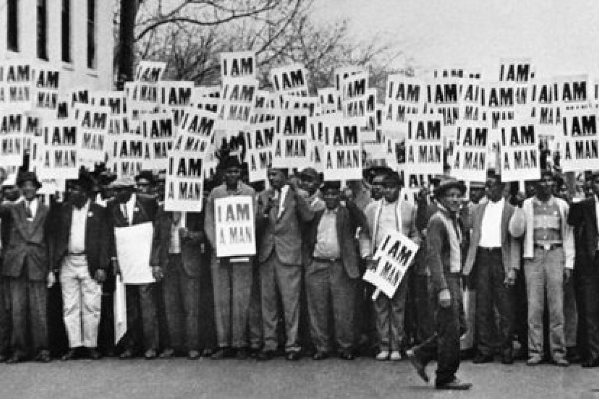 photo of sanitation workers in Memphis, 1968