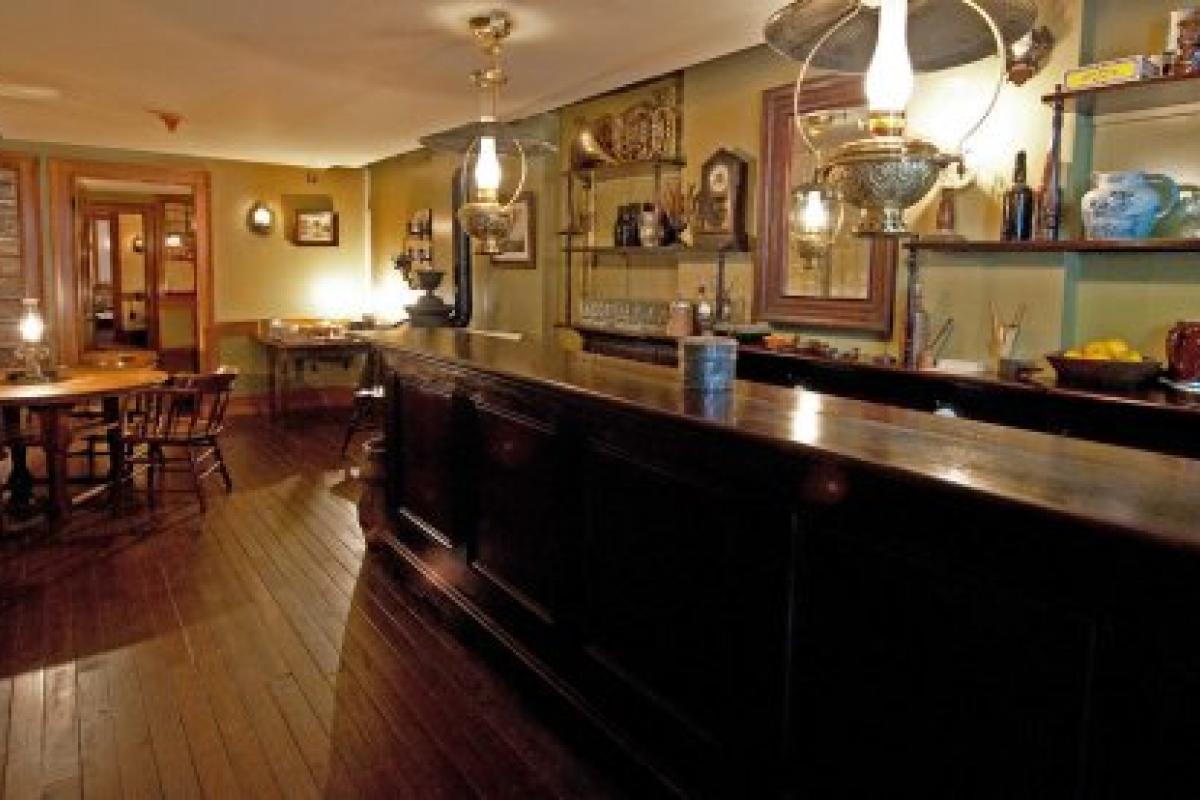 Schneider Saloon