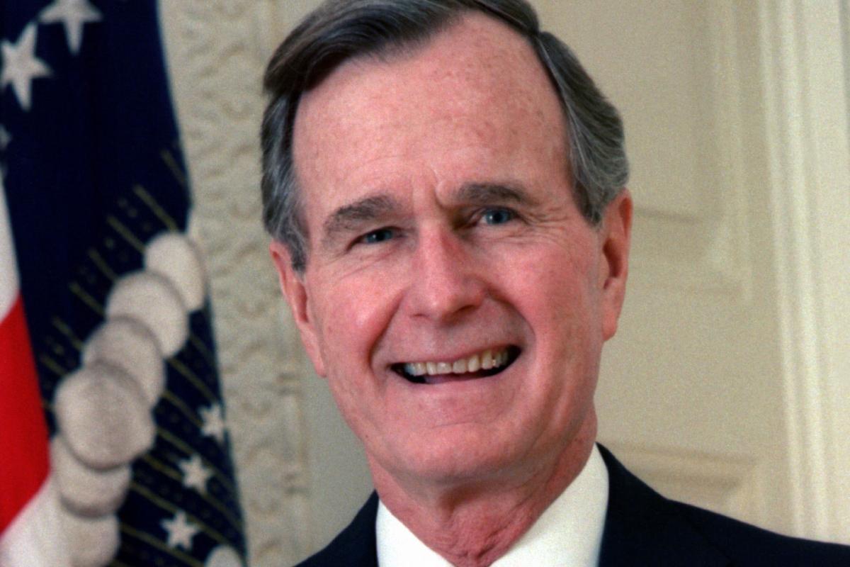 George H. W. Bush official portrait