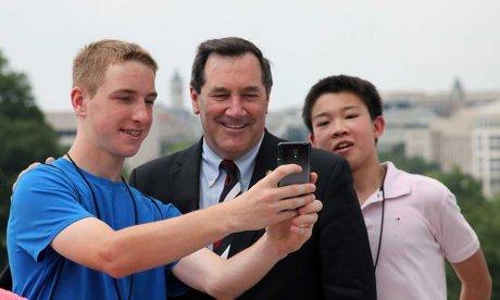 Senator Joe Donnelly of Indiana takes a selfie with Indiana National History Day