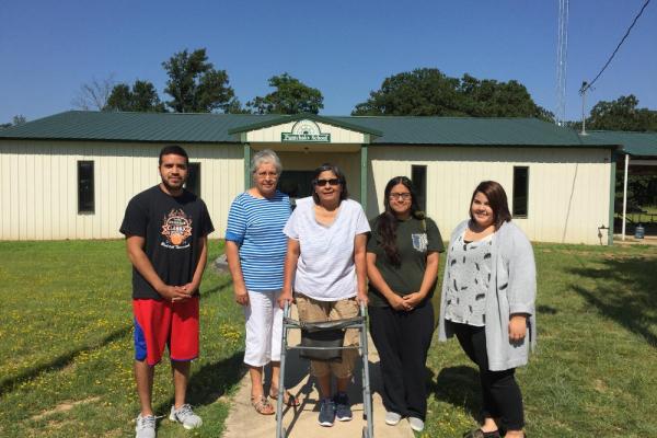 Documenting endangered languages with the help of Native students