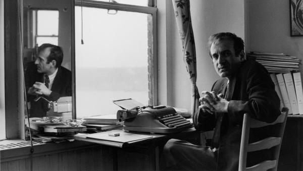 Elie Wiesel at typewriter 