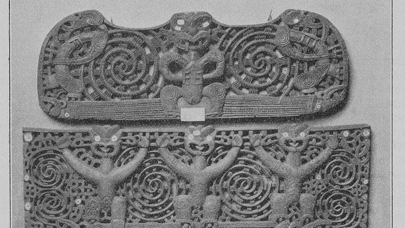 Black and white photo of Maori door lintels, 1901