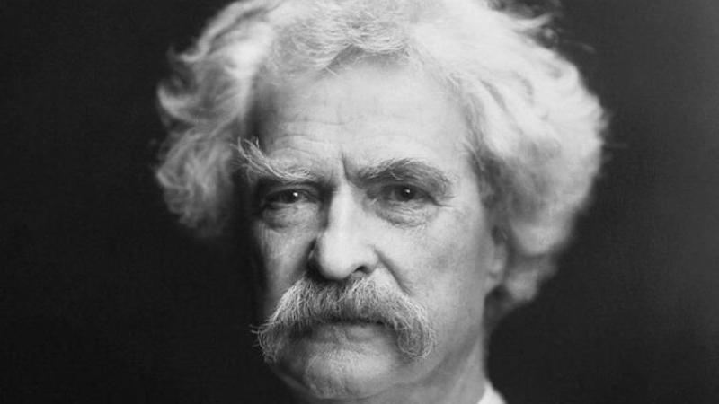 Black and white portrait of Mark Twain