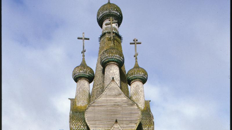 Photograph of a church with three towers