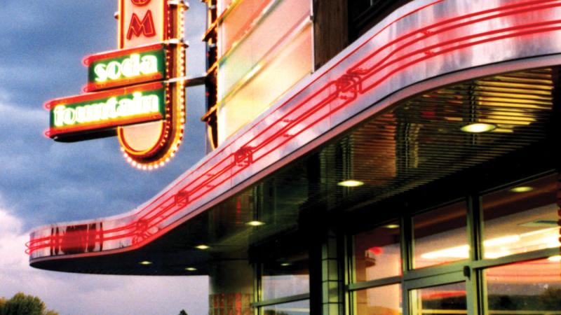 A movie theater sign in the old style with the name of the Soda Fountain Museum displayed.