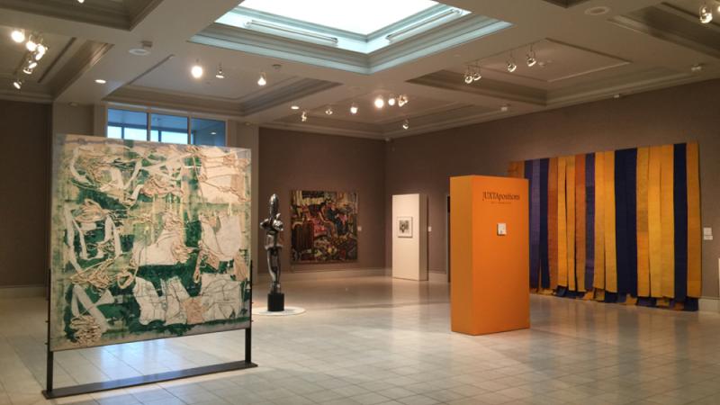 photo of an art gallery