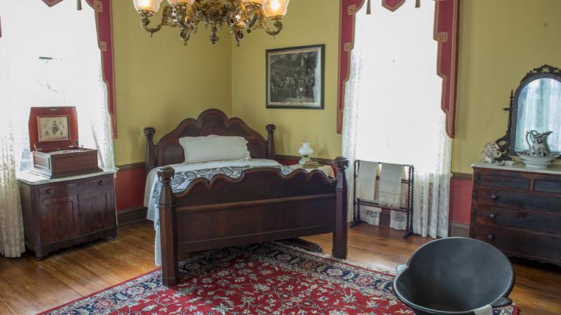 Master Bedroom of Oakleigh House.