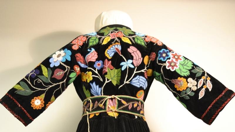 Traditional clothing of the Ojibwe tribe