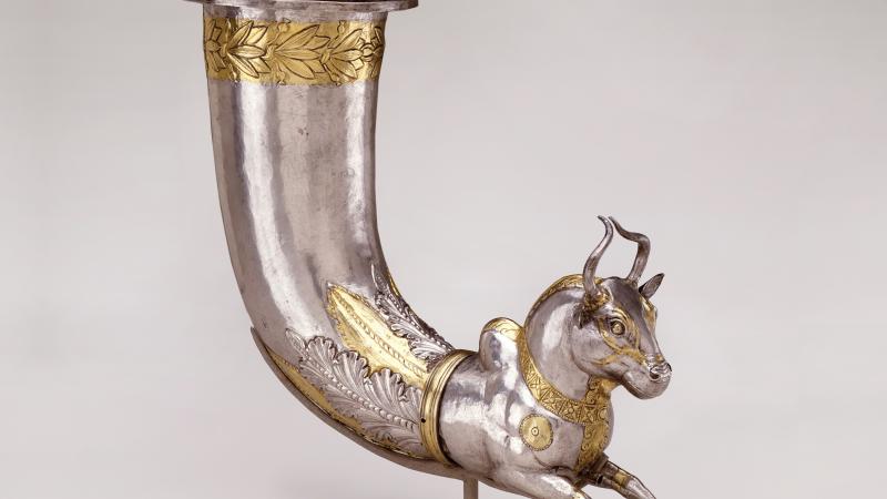 Rhyton drinking vessel