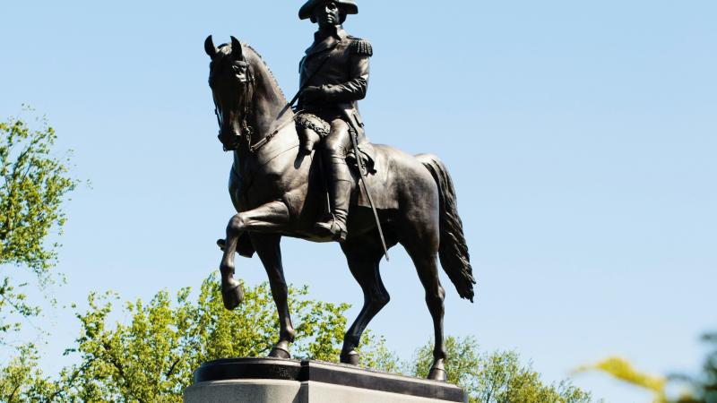 statue of George Washington on horseback 